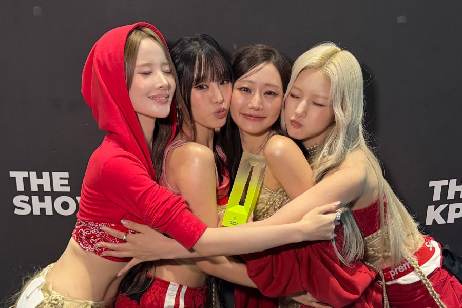 Watch: KISS OF LIFE Takes 1st Win For “SWEAT” On "The Show"