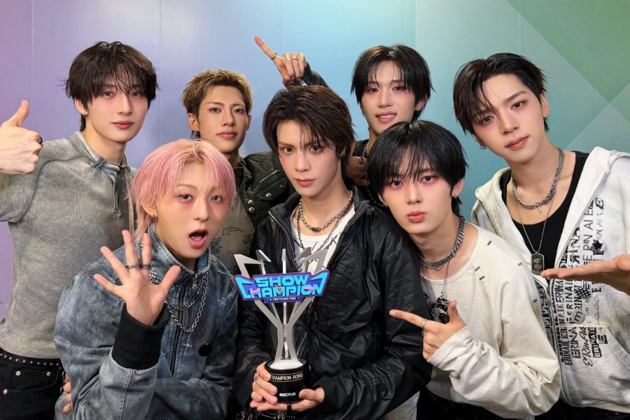 Watch: NouerA Takes Tearful 1st-Ever Win On "Show Champion" With “.exe”; Performances By KARD, POW, And More