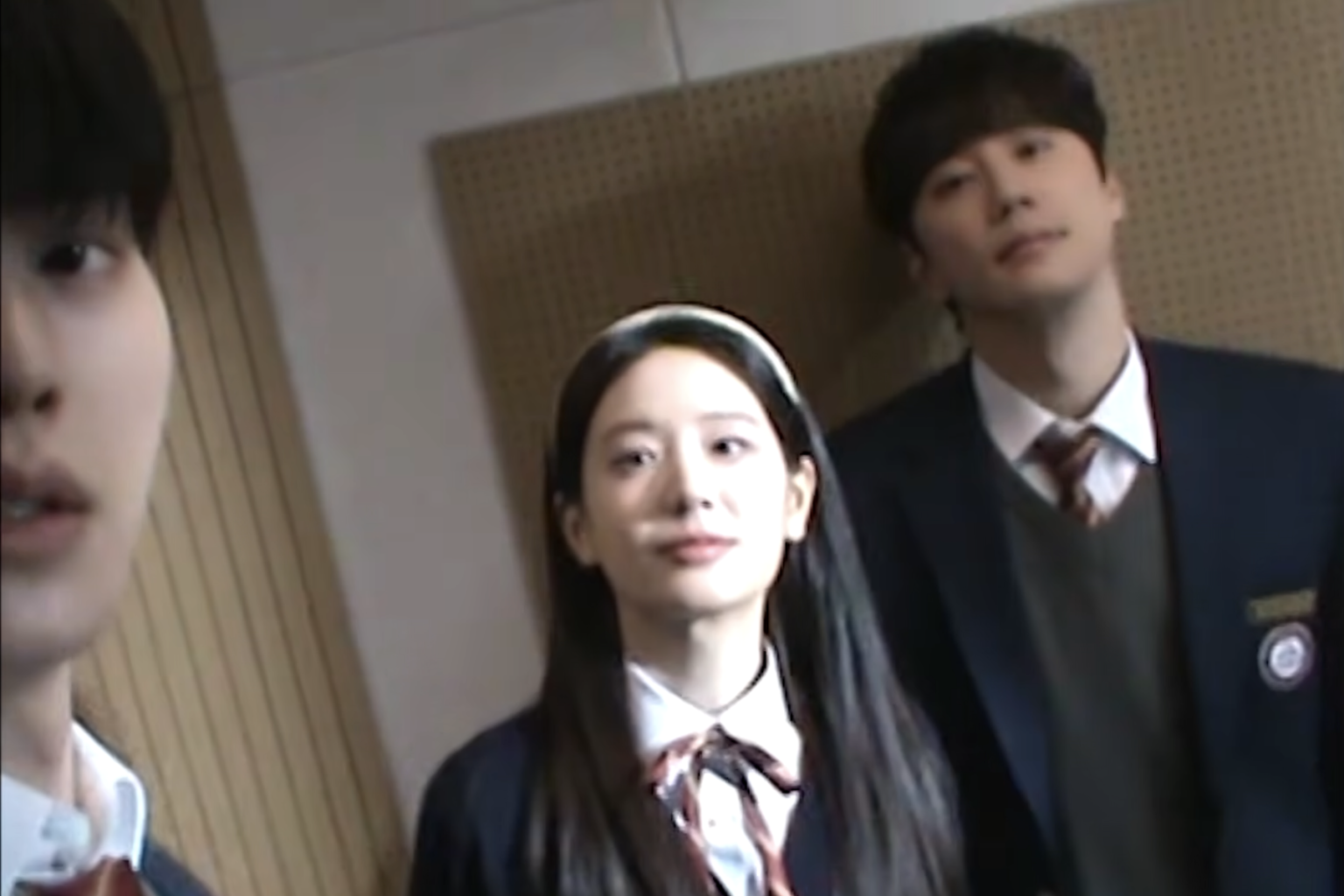 Watch: Song Kang, Lee Jun Young, And Jang Gyuri Create Fond Memories In Nostalgic “Four Hands, Two Sonatas” Teaser Watch: Song Kang, Lee Jun Young, And Jang Gyuri Create Fond Memories In Nostalgic "Four Hands, Two Sonatas" Teaser
