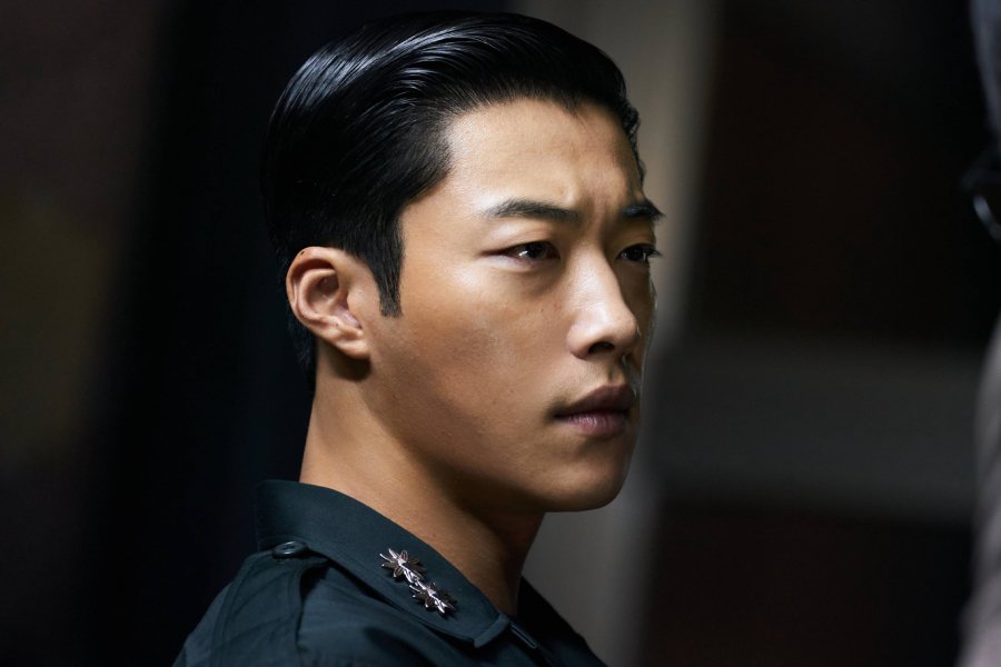 Woo Do Hwan Is Torn Between His Brother Hyun Bin And His Own Principles In “Made In Korea 2” Woo Do Hwan Is Torn Between His Brother Hyun Bin And His Own Principles In “Made In Korea 2”