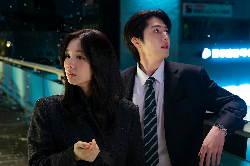 Ahn Eun Jin Winds Up With Lee Joo Ahn During The First Snow In “A Love Other Than Yours” Ahn Eun Jin Winds Up With Lee Joo Ahn During The First Snow In "A Love Other Than Yours"