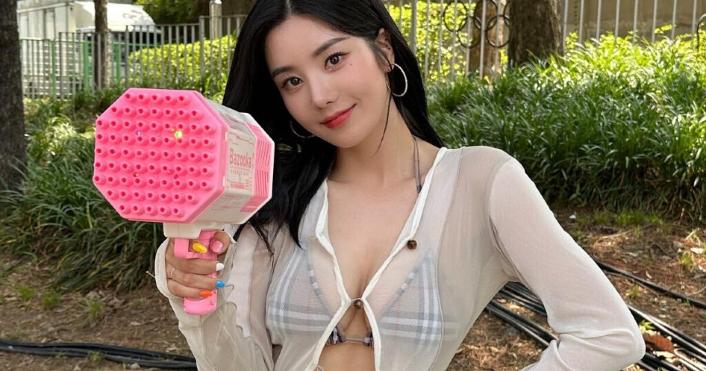 "Burdensome..." — Kwon Eunbi Tells All About "Waterbomb"