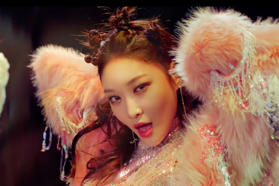Chungha’s “Roller Coaster” Becomes Her 2nd MV To Hit 100 Million Views Chungha's "Roller Coaster" Becomes Her 2nd MV To Hit 100 Million Views