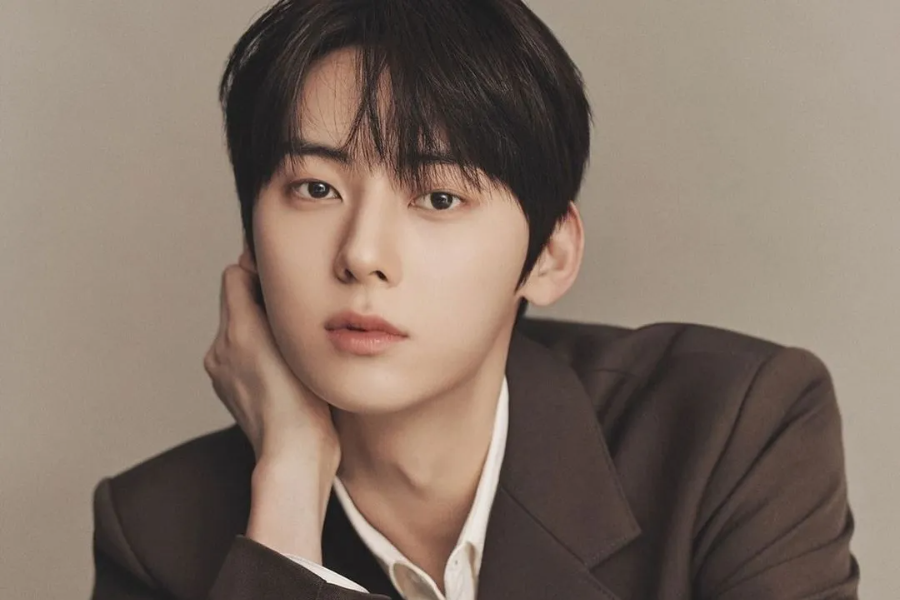 Hwang Minhyun In Talks To Star In “Iseop’s Romance” Following Lee Jong Suk’s Departure Hwang Minhyun In Talks To Star In “Iseop’s Romance” Following Lee Jong Suk’s Departure