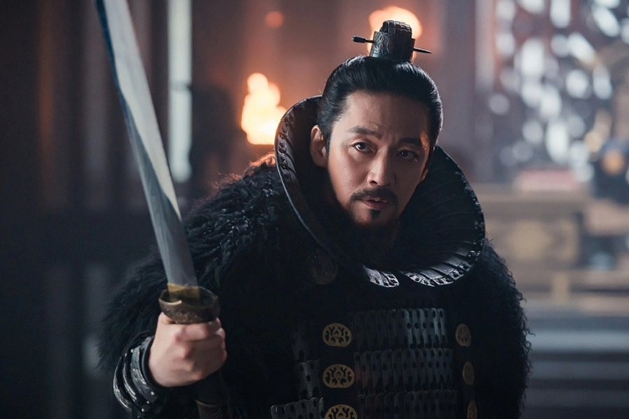 Jang Hyuk Is A Ruthless Dictator Who Will Stop At Nothing To Achieve Victory In “The Great King Munmu”