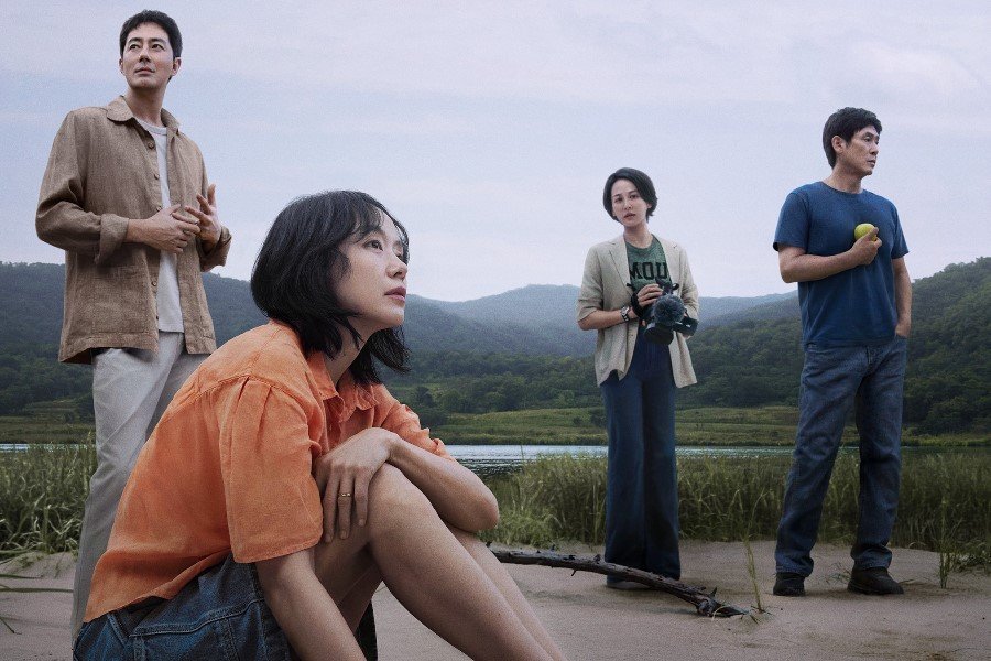 Jeon Do Yeon, Sul Kyung Gu, Zo In Sung, And Cho Yeo Jeong’s “Possible Love” Unveils New Poster + Director To Receive Award Jeon Do Yeon, Sul Kyung Gu, Zo In Sung, And Cho Yeo Jeong's "Possible Love" Unveils New Poster + Director To Receive Award