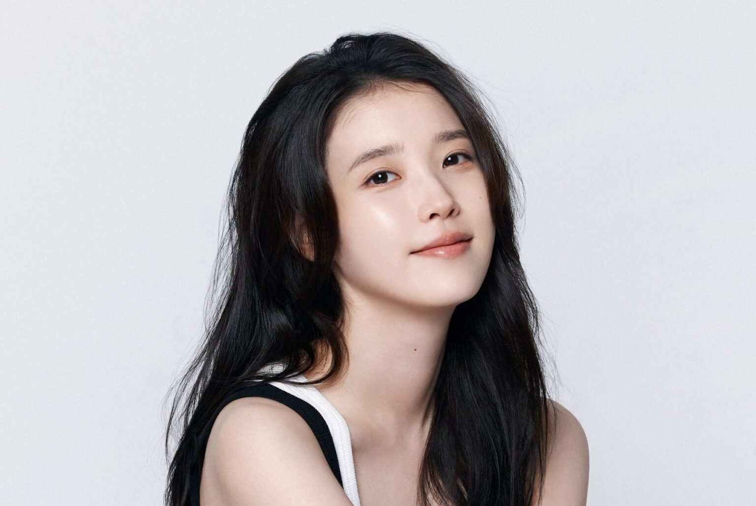 Listen: IU Surprises With Teaser For New Digital Single Listen: IU Surprises With Teaser For New Digital Single