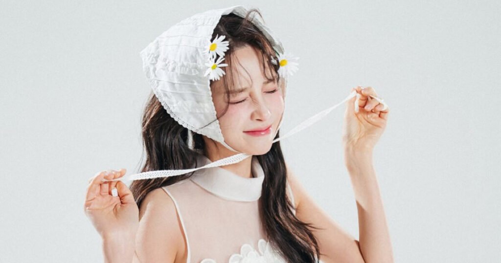 Lovelyz’s Yoo Jiae Apologizes To Fans Amid Marriage News Lovelyz's Yoo Jiae Apologizes To Fans Amid Marriage News
