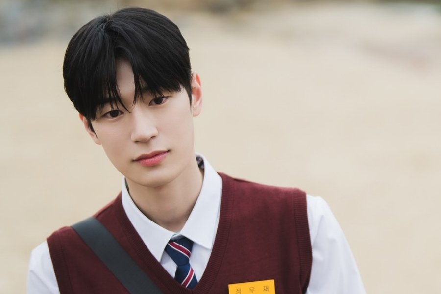 Park Seo Ham Becomes A Bodyguard For His First Love Kim Ji Yeon In "Dive Into You"