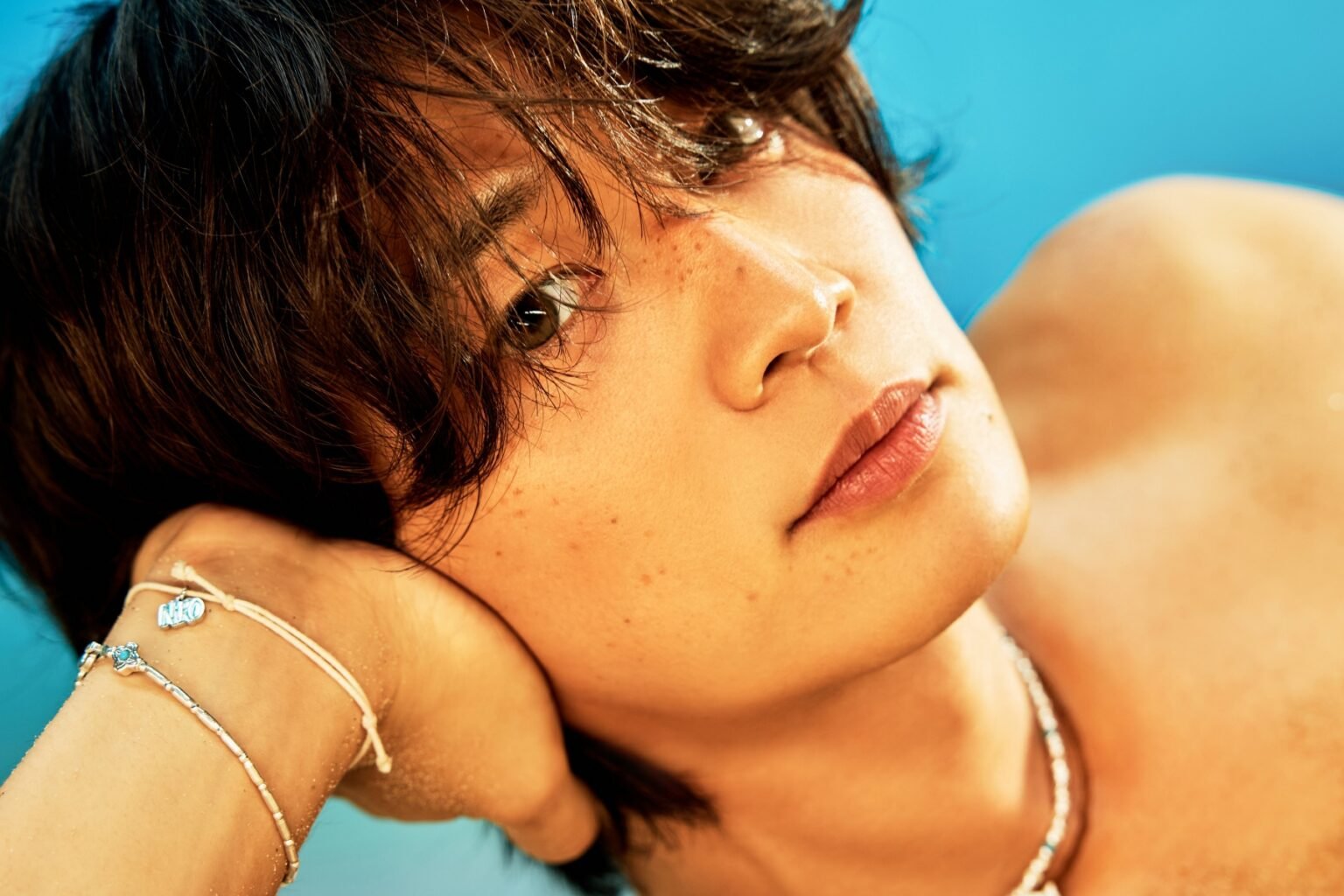 SHINee's Minho Breaks His 1st-Week Sales Record With "Make it hot"