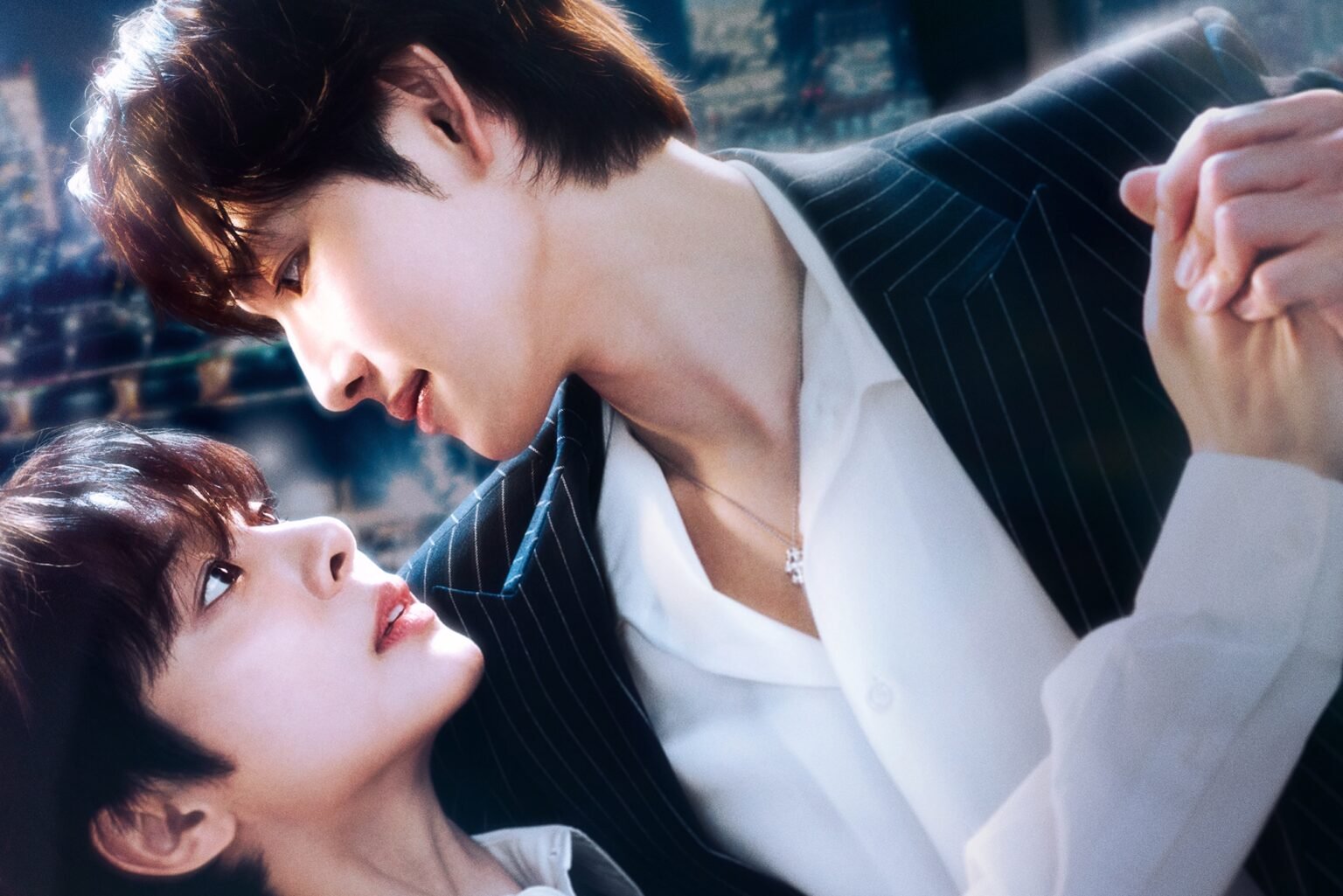 Yim Si Wan And Seol In Ah Fall Into Each Other’s Arms In New Drama “Love In Disguise” Yim Si Wan And Seol In Ah Fall Into Each Other's Arms In New Drama "Love In Disguise"
