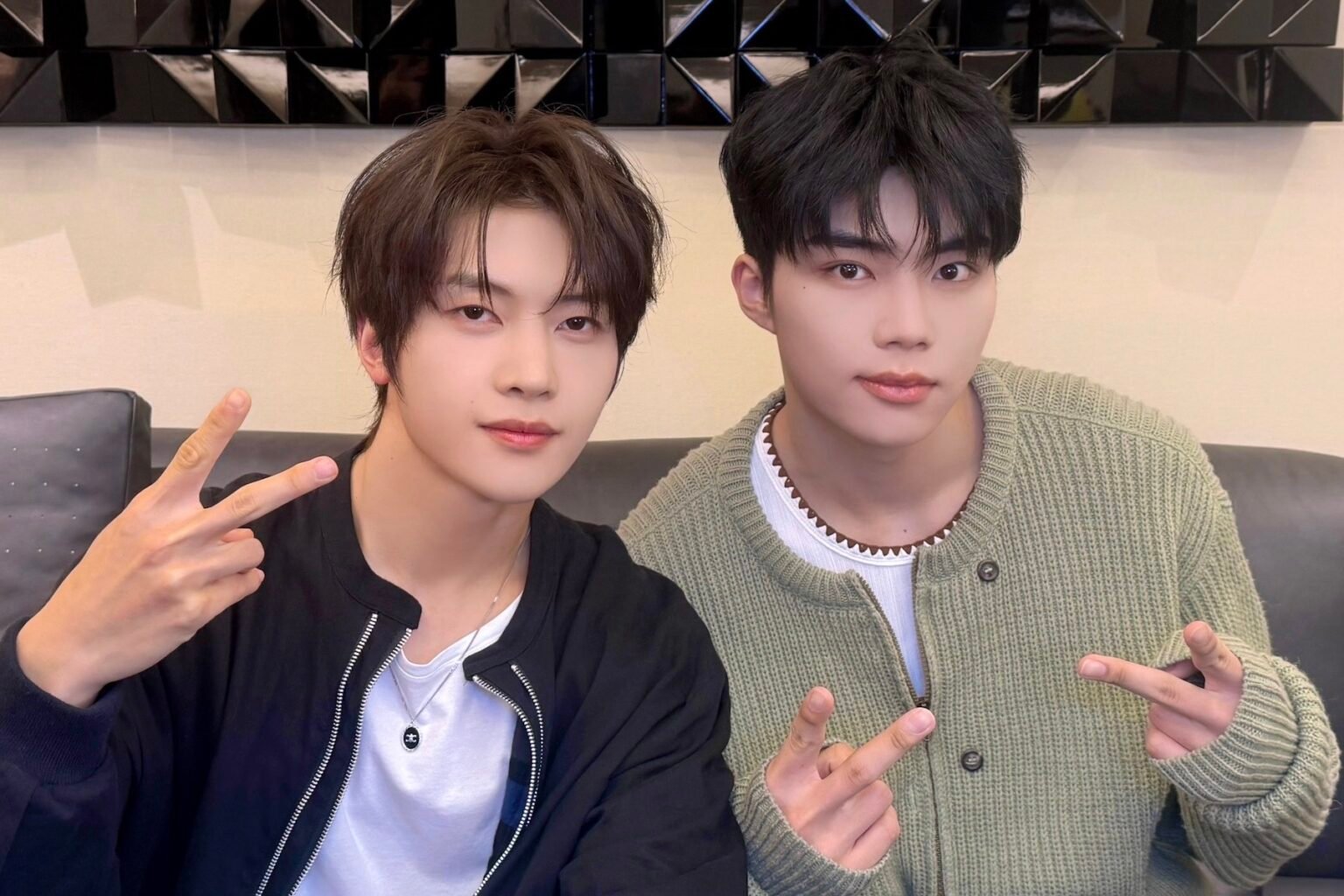 ZEROBASEONE's Seok Matthew And Park Gun Wook Gear Up For Unit Mixtape With ZEROBASEONE EMP Teaser