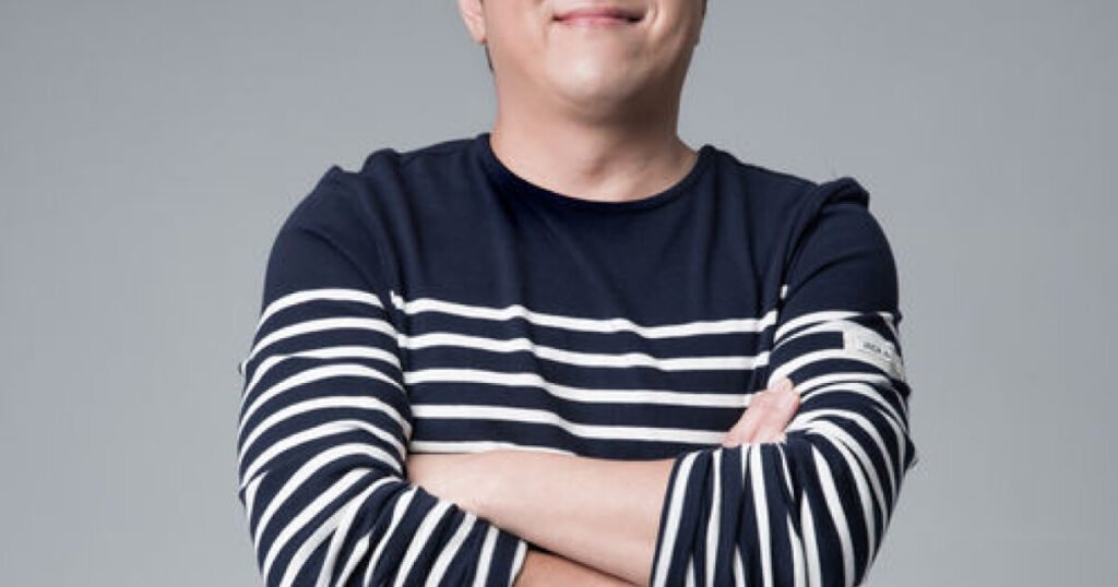 Famous TV Personality Faces Harsh Criticisms Over His New Restaurant