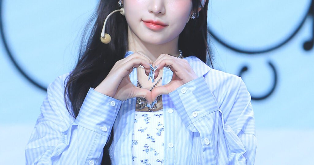 Fan Calls Out Popular Female Idol Online, Sparks Backlash Fan Calls Out Popular Female Idol Online, Sparks Backlash