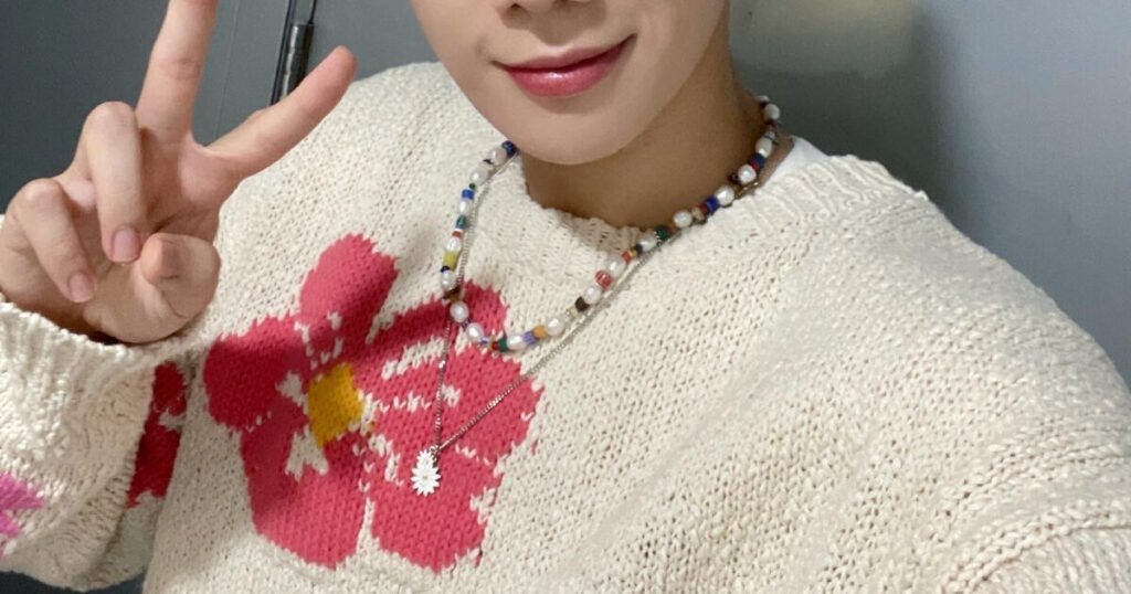 "Fan" Goes To Great Lengths To Let Idol Know How Much They Hate Him
