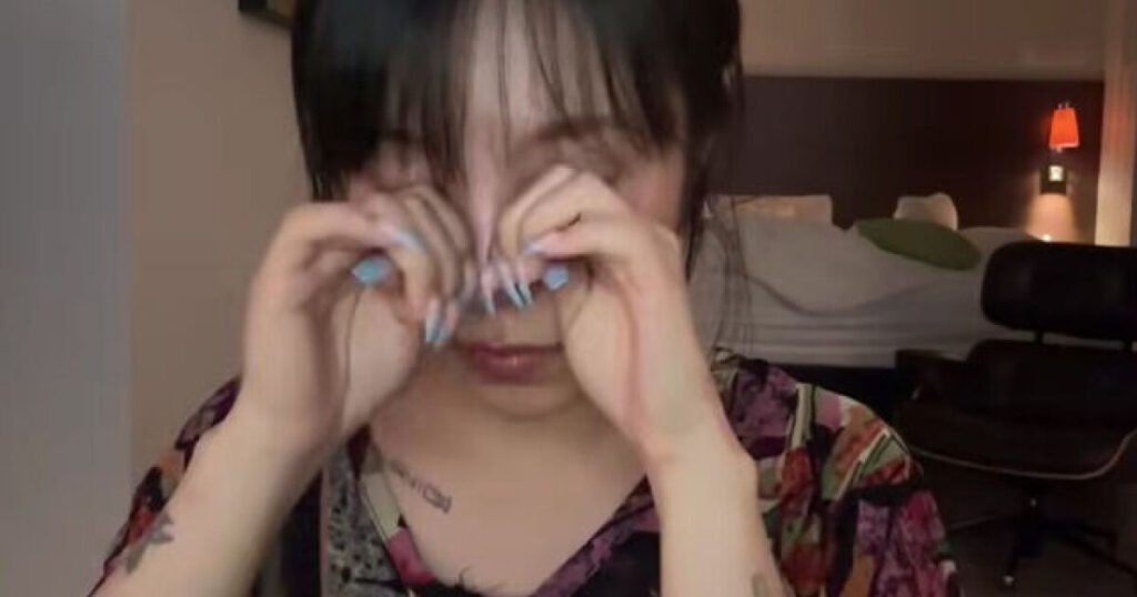 Girl Group Idol Cries Over Past Heyday, Netizens Have No Sympathy