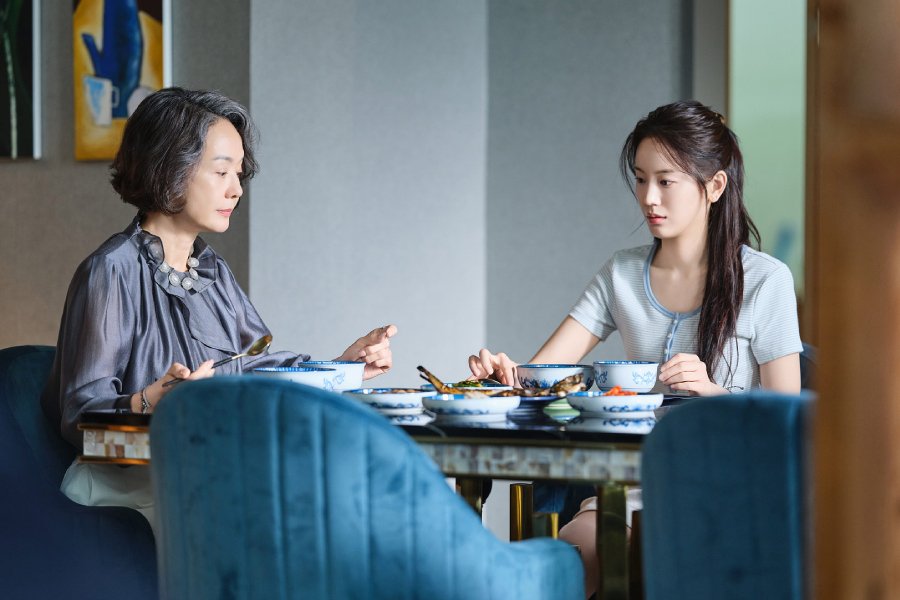 Jang Gyuri And Bae Jong Ok’s New Horror Thriller Film “My Home” Confirms Premiere Date Jang Gyuri And Bae Jong Ok’s New Horror Thriller Film "My Home" Confirms Premiere Date