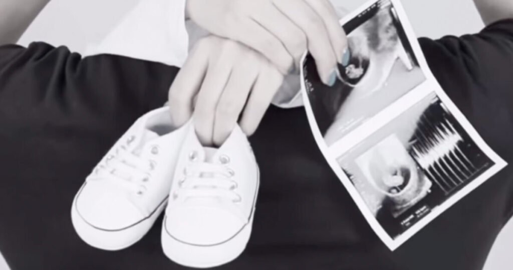 K-Pop Idol’s Actress Wife Reveals Why Her 9-Month Pregnancy Became A Hot Topic In China K-Pop Idol's Actress Wife Reveals Why Her 9-Month Pregnancy Became A Hot Topic In China