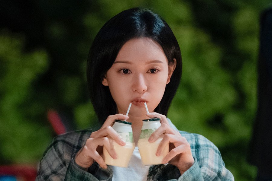 Kim Ji Won Is An Unexpected Foodie Outside The Operating Room In New Drama “Doctor X” Kim Ji Won Is An Unexpected Foodie Outside The Operating Room In New Drama “Doctor X”