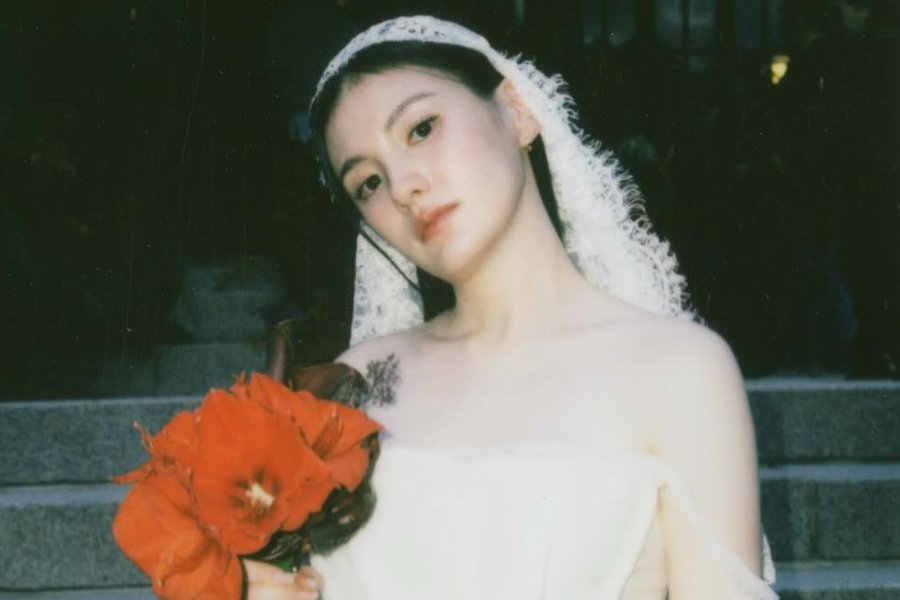 Kim Yong Ji Personally Announces Marriage With Gorgeous Wedding Photos Kim Yong Ji Personally Announces Marriage With Gorgeous Wedding Photos