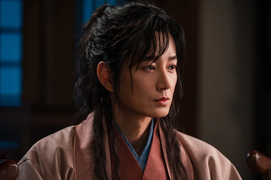Lee Hyun Wook Dishes On His First Epic Historical Drama “Sword & Silence,” His Role As A Future King, And More