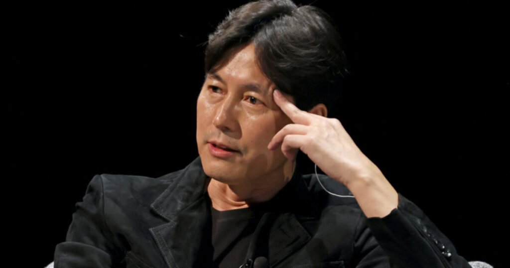 Lee Jung Jae And Jung Woo Sung’s Agency Hit With Major Controversy Following Sudden Resignation Lee Jung Jae And Jung Woo Sung's Agency Hit With Major Controversy Following Sudden Resignation