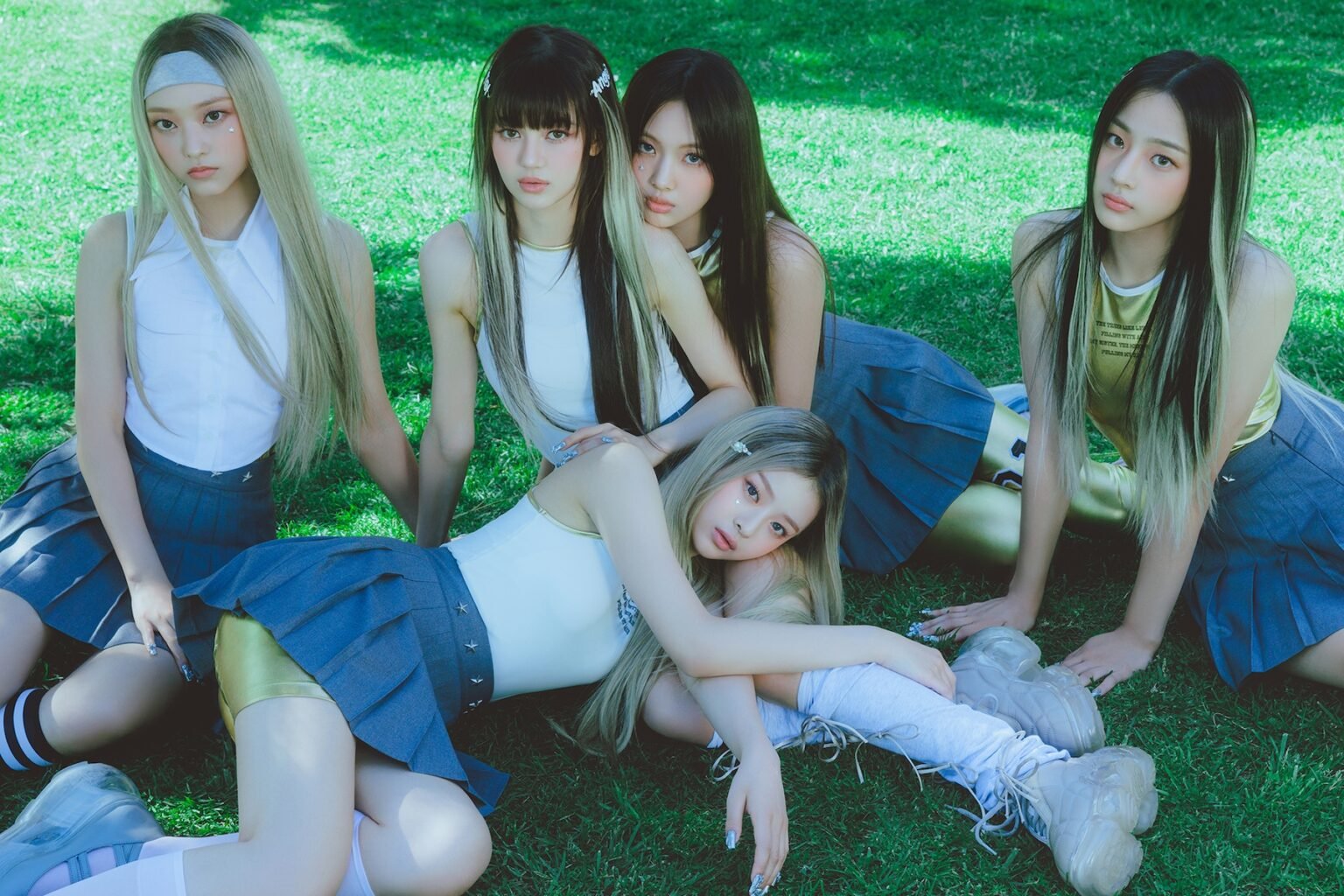 NewJeans’ “Super Shy” Becomes Their 2nd MV To Hit 300 Million Views NewJeans' "Super Shy" Becomes Their 2nd MV To Hit 300 Million Views