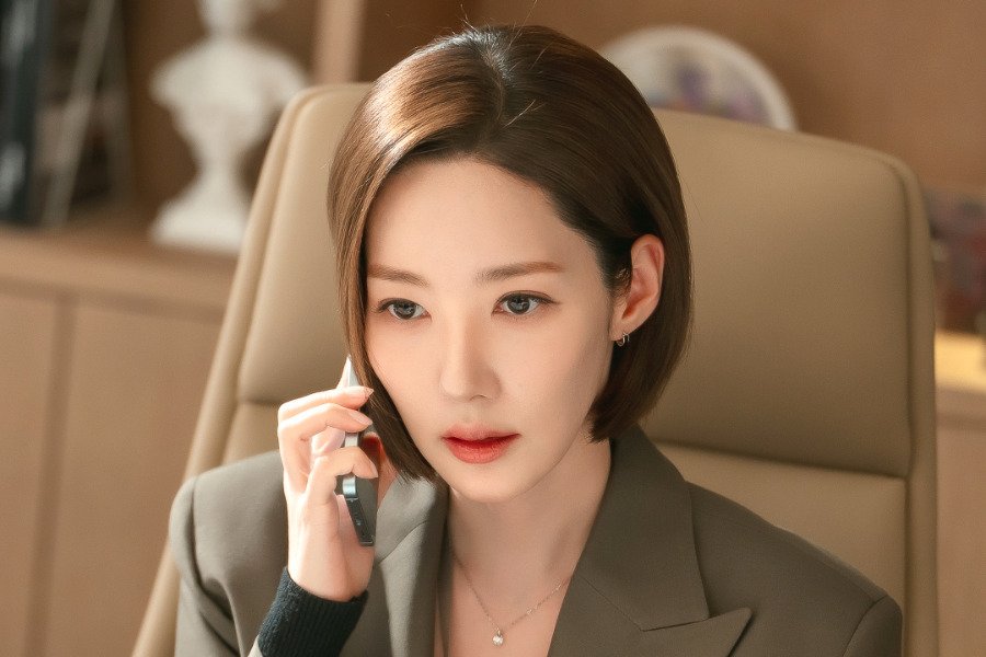 Park Min Young Transforms Into A Workaholic Deputy Manager In New Drama “Nine To Six”