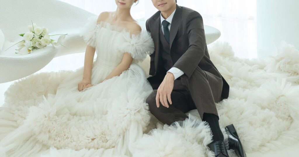 Reality Dating Show Couple Announces Marriage And Unveils Gorgeous Wedding Photos