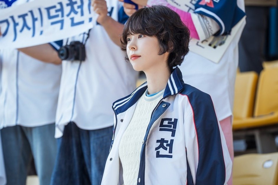 Seo Eun Soo Clashes With Kim Woo Bin Over A High School Baseball Team In “GIFT” Seo Eun Soo Clashes With Kim Woo Bin Over A High School Baseball Team In "GIFT"