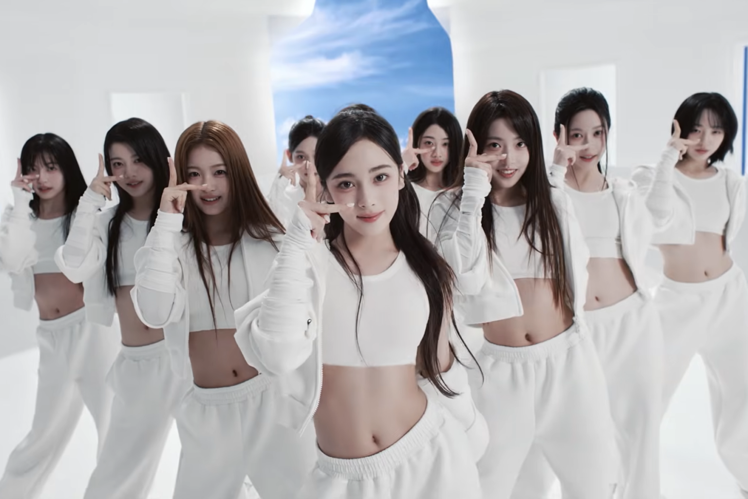 Watch: Lee Soo Man’s New Girl Group A2O LITE Flaunts Their Charms In Epic MV For Debut Single “NEON” Watch: Lee Soo Man's New Girl Group A2O LITE Flaunts Their Charms In Epic MV For Debut Single "NEON"